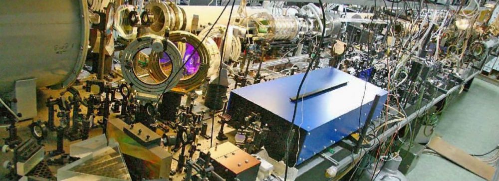 Уфл-2м саров. Лазер pearl. Лазерная установка росатома видео. Лазерный технологический комплекс млтк-20. Уфл-2м саров.